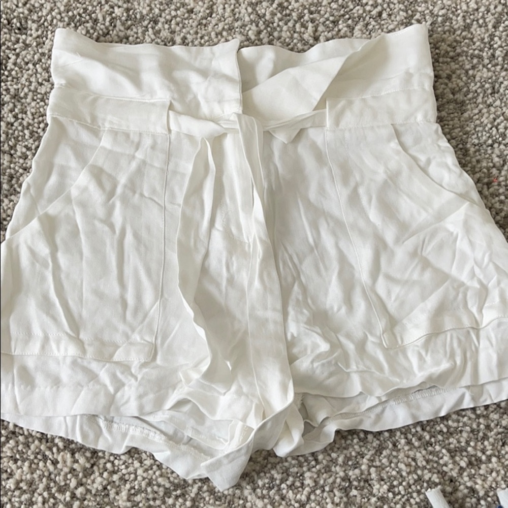 Flowy brand new white soft shorts